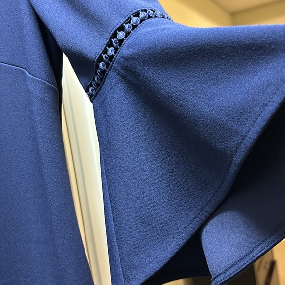 Roz & Ali Dress - Picture 3 of 5